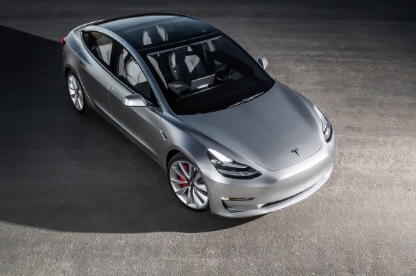 Tesla Model 3 gris