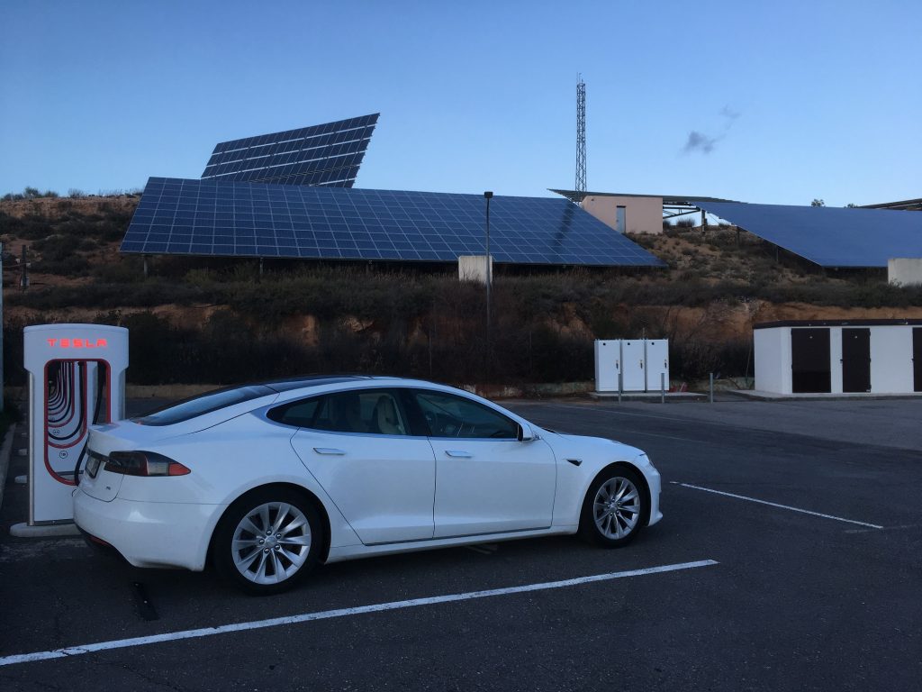 Coste de recorrer 16.000 km con un Tesla Model S 75