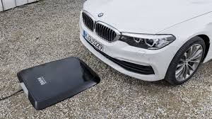 BMW en prefase de carga inalámbrica