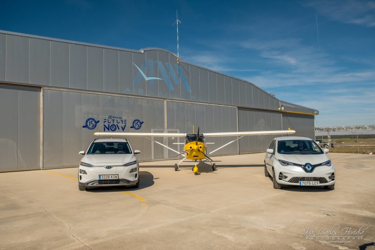 Hyundai Kona Electric 39,2 kWh Vs. Renault Zoe ZE 50 en el Aeródromo Air Marugan