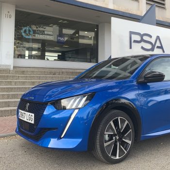 Peugeot e-208